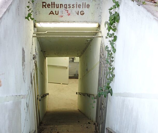 Hinab geht es in die „Rettungsstelle“, in der mittlerweile Bands wie Psyche umjubelte Auftritte hinlegen.