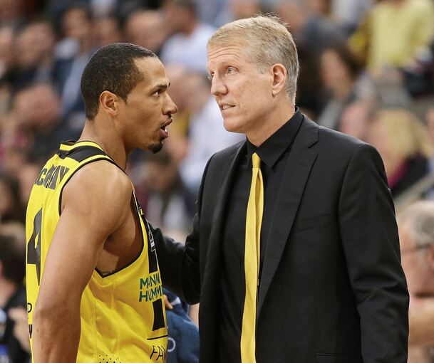 Vertraut, aber bislang nicht im Kontakt: David McCray (links) zu seiner Zeit als Spieler unter dem damaligen und wohl auch zukünftigen Riesen-Trainer John Patrick.