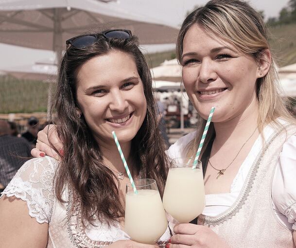 Maibowle bei der Felsengartenkellerei