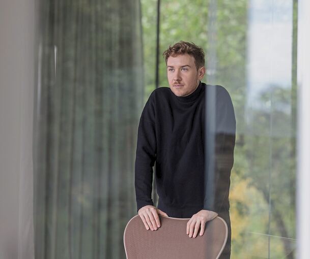 Tristan Horx ist als Vortragsredner, Dozent und Autor tätig. Sein Büro Horx Future befindet sich in Wien.