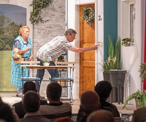 Ganz schön turbulent: Das neue Stück „Zoff em Nachtkrabbagässle“ in Asperg.