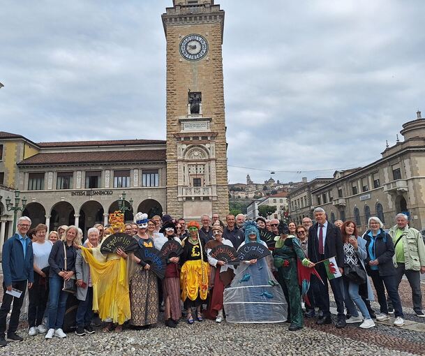 Bergamo Delegation Ludwigsburg Figurinen Zitherclub Partnerstadt
