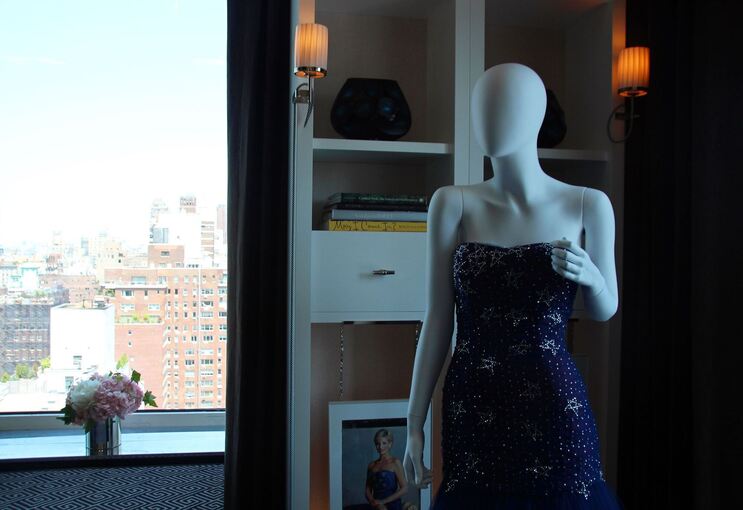 Kleider von Prinzessin Diana werden versteigert