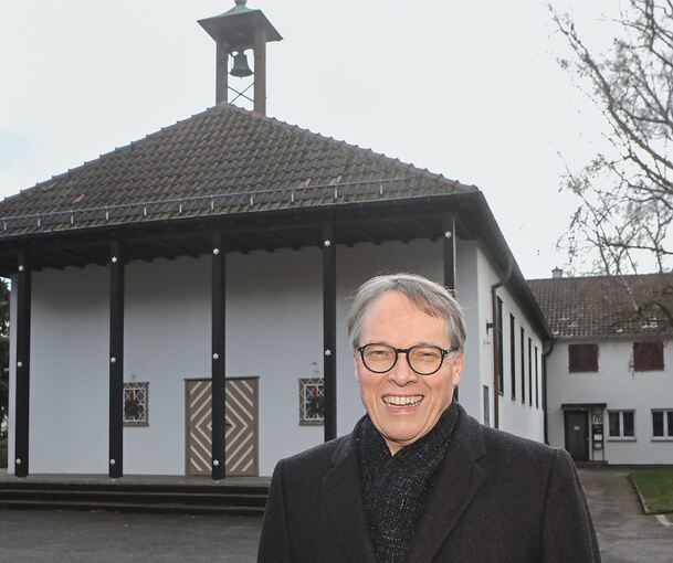 Aus zwei mach eins: Vom 1. Januar an wird aus der Schlößlesfelder Kreuzkirche und der Auferstehungskirche in der Schorndorfer Straße (auf dem Foto Pfarrer Michael Vinçon) eine Gemeinde.
