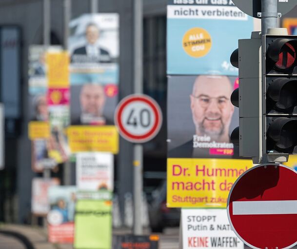 Mehrere Wahlplakate an nur einem Lichtmasten, das soll es in Kornwestheim künftig nicht mehr geben.
