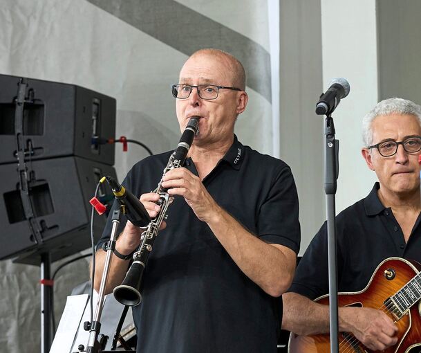 Die Olymp All Stars um den Bandleader Engelbert Wrobel (Klarinette) und Lorenzo Petrocca (Gitarre).