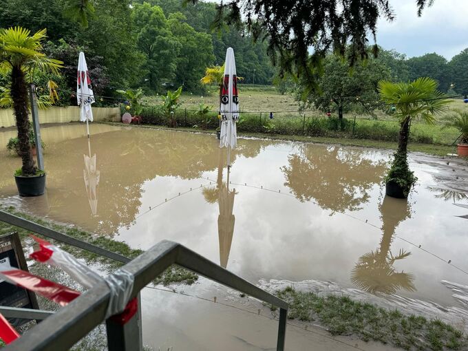 Pool statt Sandfeld am Uferstüble. Foto: Orhan Özbagci/p