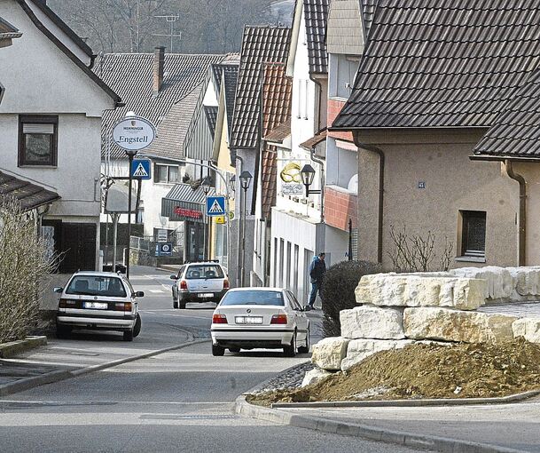 Schon seit Jahren geht es in der Unterriexinger Ortsdurchfahrt eng zu.