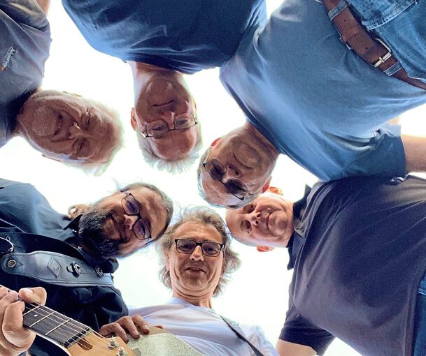 Premiere auf den Brautagen: Die sechs Musiker von The-Beat-Union. Foto: privat