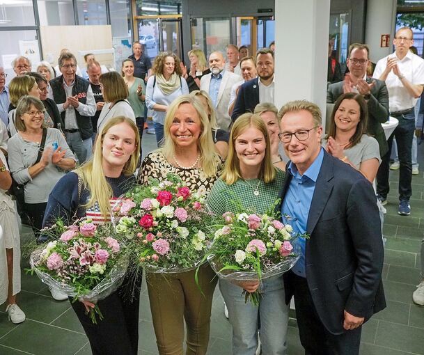 Erleichtert über das Ergebnis (von links): Tochter Annalena, Lebensgefährtin Heike Schedel, Tochter Adriana und Steffen Döttinger.
