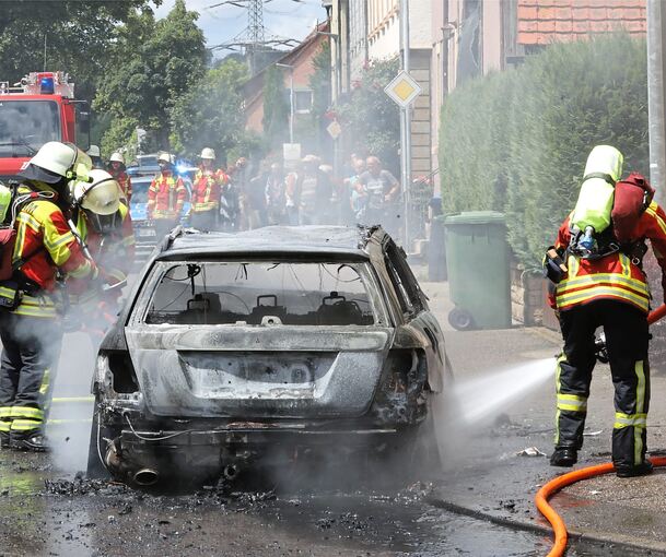 Das Auto ist vollständig ausgebrannt.
