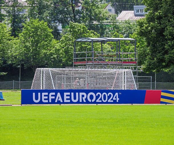 Das Freiberger Wasenstadion: Am Donnerstagvormittag findet dort das öffentliche Training der belgischen Nationalmannschaft statt, das auch Schüler der Grundschulen und der Oscar-Paret-Schule eine Stunde lang verfolgen dürfen.