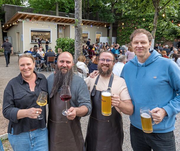 Gemeinsam im Scala am Start (v.l.): Tabea Harfst, Pascal Fetzer, Paul Moreau und David Stradtbeck.