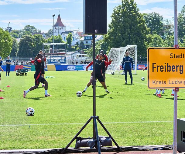 Stars vor Freiberg-Kulisse:
