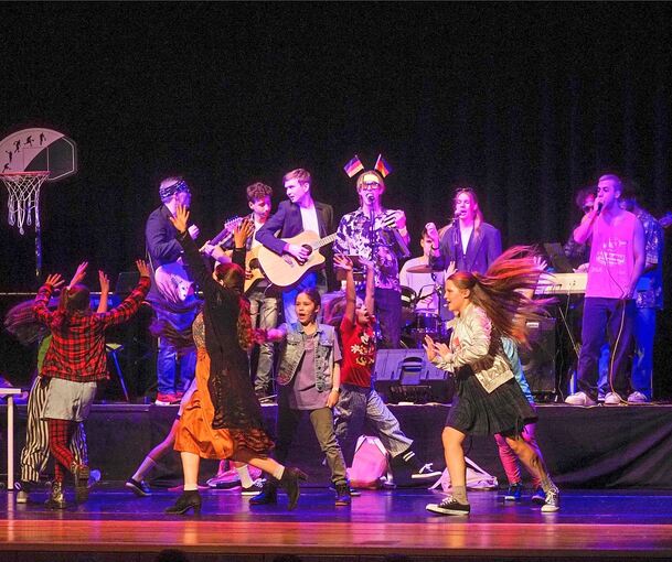 Strahlkräftig: Das Musical „Musik macht Freu(n)de“.