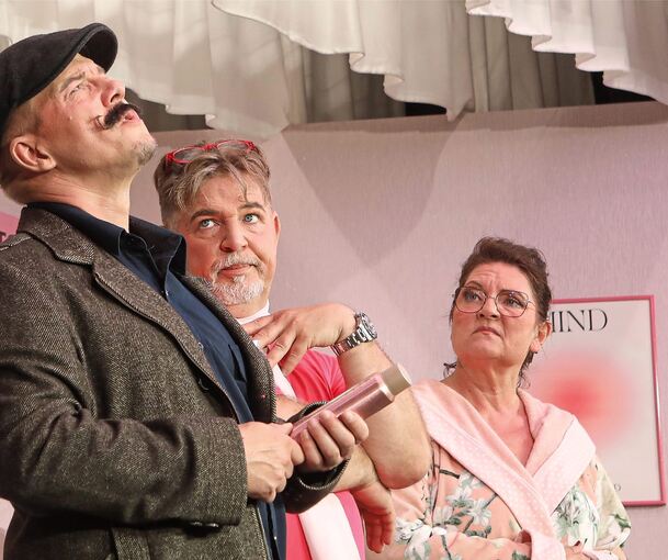 Schlüpfrig, komisch und unterhaltsam: das neue Stück Schmalzhafenbühne.