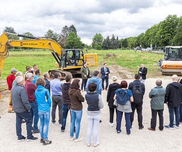 Wo sind bis vor einigen Jahren noch eine Gärtnerei befunden hat, werden schon bald Wohnungen entstehen. Am Donnerstag fand der offizielle Startschuss statt.