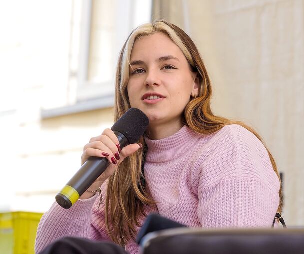 Beim Jahresfest der Diakonie in Korntal gab es eine Talkrunde mit der Miss Germany von 2023, Kira Geiss.