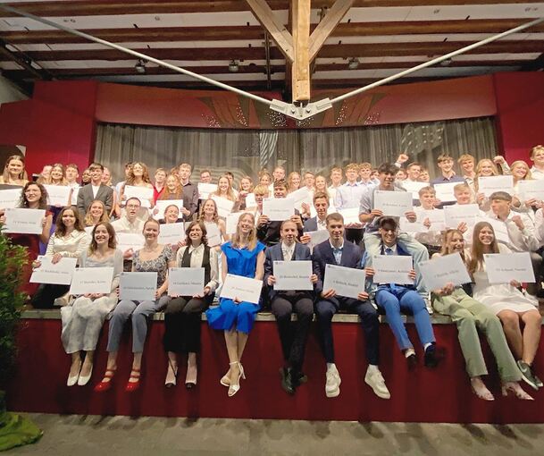 Es ist geschafft! Die stolzen Abiturienten des Christoph-Schrempf-Gymnasiums in Besigheim.