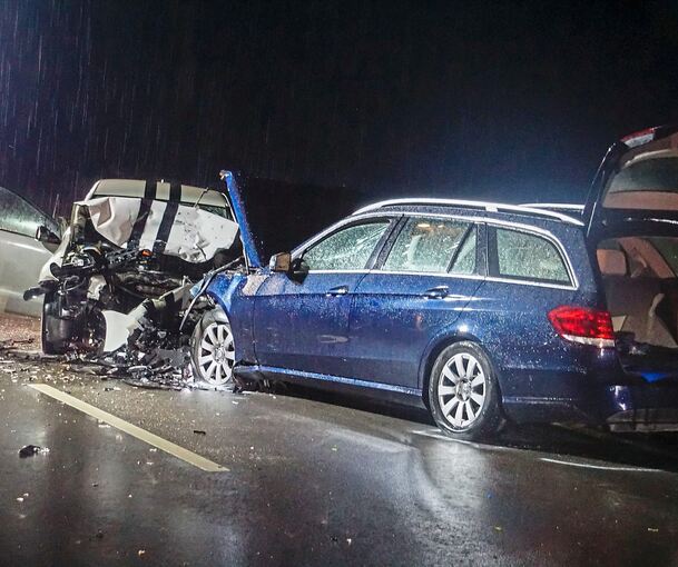 Bei dem Unfall auf der L 1110 ist eine Frau ums Leben gekommen.