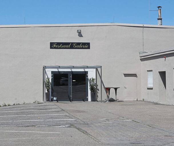 Bestehende Festhalle im Schwieberdinger Gewerbegebiet: Ein Bauherr plant, eine weitere Immobilie vor allem für türkische Hochzeiten zu nutzen. Es wären dann drei in der Strohgäugemeinde.