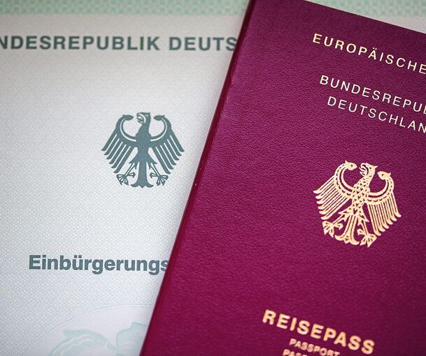 Der deutsche Pass ist begehrt: Im vergangenen Jahr sind die Anträge auf Einbürgerung im Kreis Ludwigsburg sprunghaft angestiegen.
