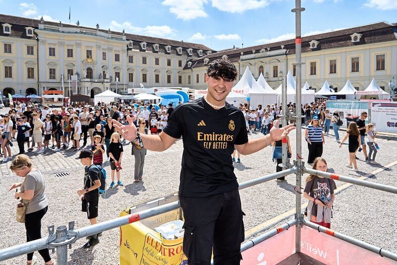 Alpay Santi posiert.