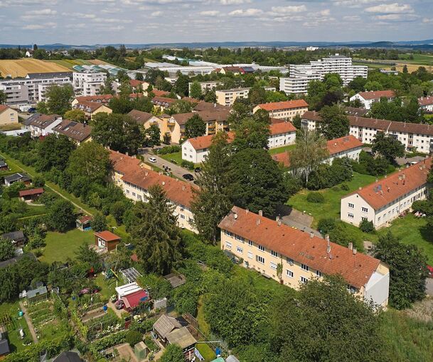 Transformation 2024: Im Norden (oben) ist der zweite Bauabschnitt im Werden. Ende 2024 wird der einzelne Wohnblock links oben abgerissen, im März 2025 folgen zwei weitere Blöcke an der Oderstraße. Dann folgt in direkter Nachbarschaft des zweiten das