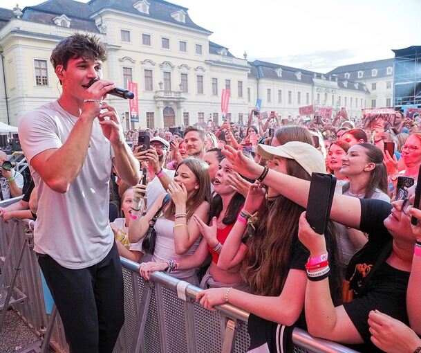 Gute Stimmung: Wincent Weiss bei seinem letzten Auftritt in Ludwigsburg 2024.
