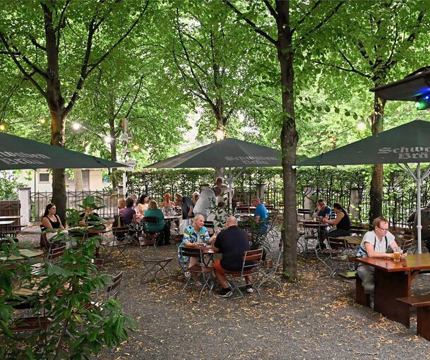 Beliebter Schatten Ort: Der Hirschgarten gehört der Stadt Kornwestheim. die ihn alle fünf bis zehn Jahre neu zur Verpachtung ausschreibt.
