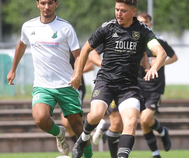 Pleidelsheims Kapitän Daniel Pfeiffer (rechts).