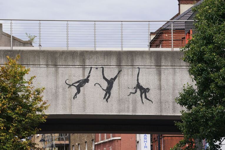 Neues Werk von Banksy in London - Drei Affen