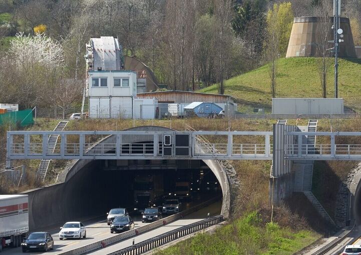 Der Engelbergtunnel ist seit Jahren Baustelle - und das führt regelmäßig zu Staus.