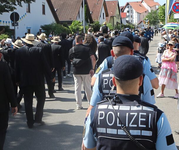 Mehr Polizei als vorgesehen war ab Samstag im Einsatz, nicht nur wegen der Politprominenz im Umzug.