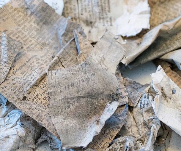 Auch alte Briefe und Notizen wurden bei der Sanierung ans Tageslicht befördert.