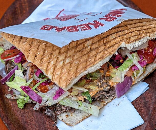 Mittlerweile ein Fastfood-Klassiker: Gibts den Döner aber irgendwo zum kleinen Preis?
