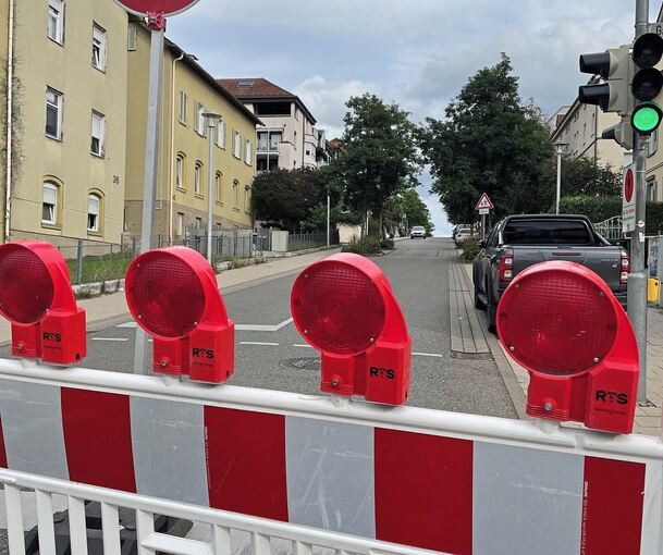 Hier geht es nicht weiter: Die Wilhelmstraße ist auf einem kleinen Abschnitt (zwischen Hospitalstraße und Wilhelmstraße) nur in westliche Richtung befahrbar.