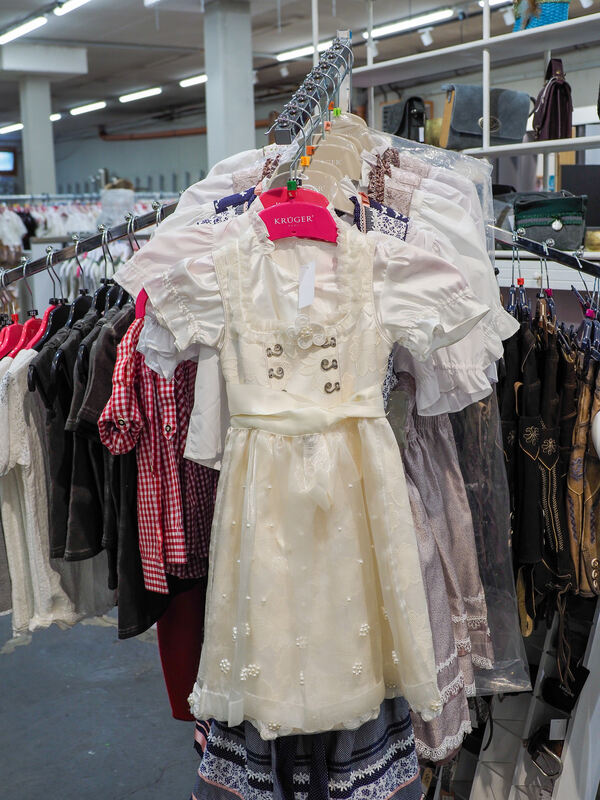 Dirndl und Trachten gibt es auch schon für die Kleinsten.