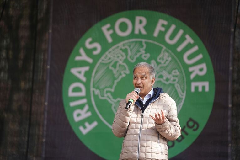 Klimastreik von Fridays for Future - Hamburg