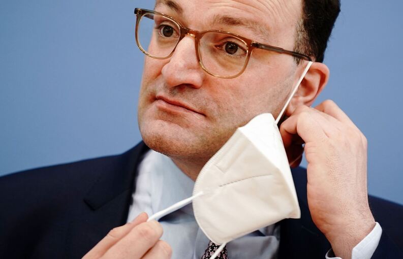 Ex-Bundesgesundheitsminister Spahn mit FFP2-Maske Ex-Bundesgesundheitsminister Spahn mit FFP2-Maske