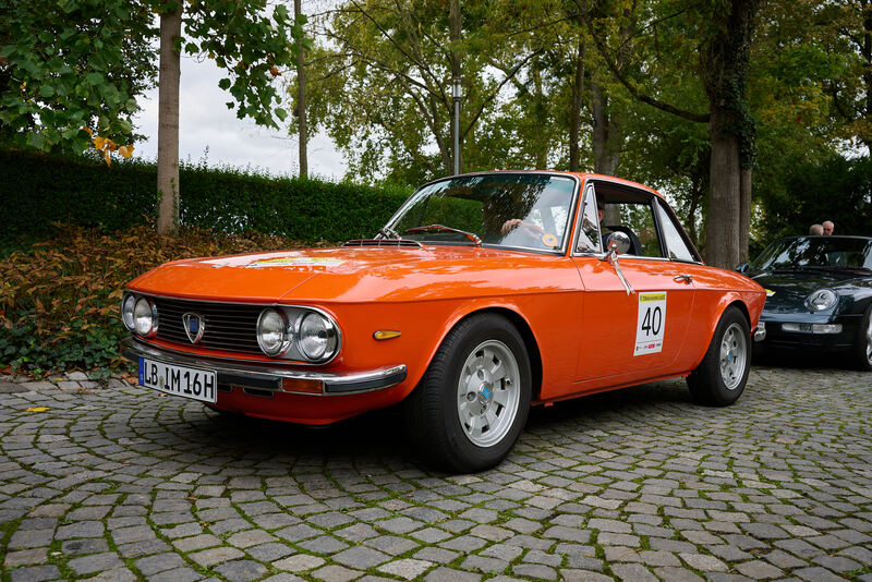 Der Lancia bringt Farbe in den Tag.  Foto: Andreas Becker