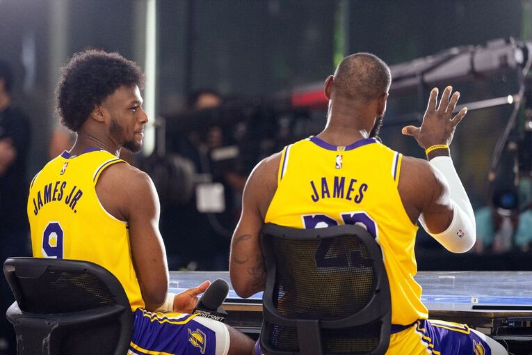 Bronny James (links) und sein Vater LeBron