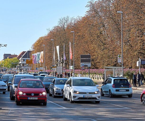 Beim Kastanienbeutelfest gibt es häufig Stau in der Innenstadt. Hier ein Bild von 2022. Beim Kastanienbeutelfest gibt es häufig Stau in der Innenstadt. Hier ein Bild von 2022.
