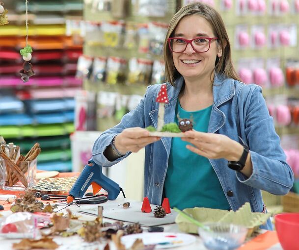 Michaela Rothermel bietet tolle Bastelanregungen für den Herbst.