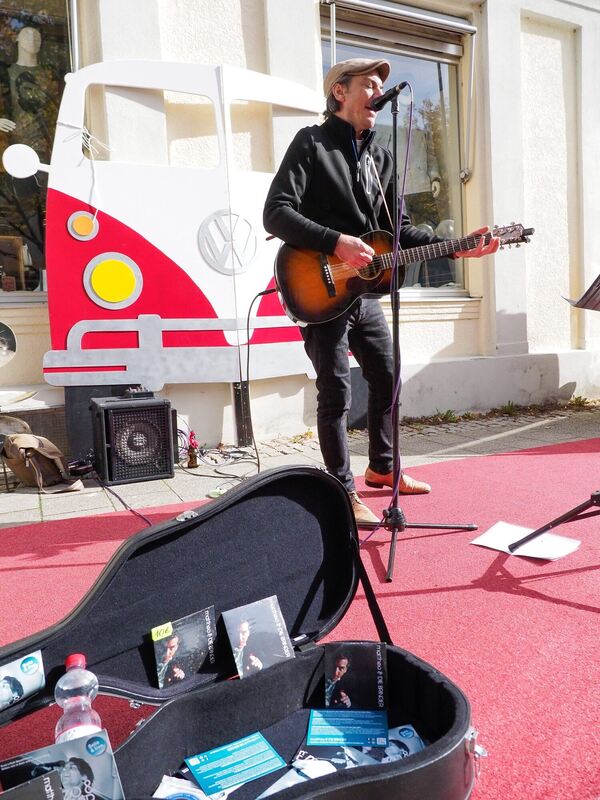 Straßenmusiker sorgten rund um den Marktplatz für gute Stimmung.