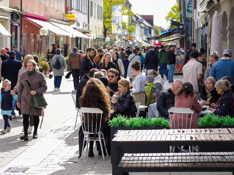 Gut besuchte Innenstadt beim verkaufsoffenen Sonntag.