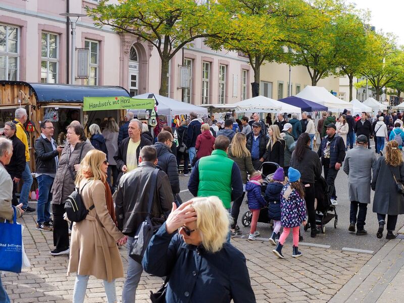 Viel Publikum in der Wilhelmstraße.
