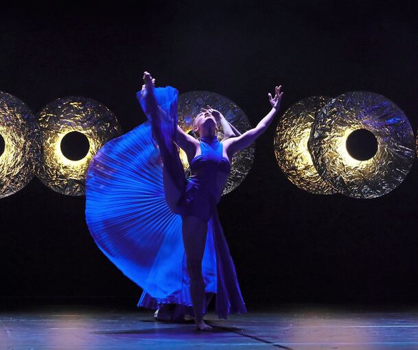 Brennende Aktualität: Die Choreografie „Troja“.