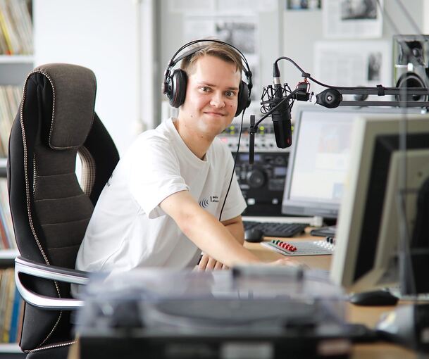 Seit sieben Jahren ist Tim Mohrbacher Moderator beim Klinikenradio.