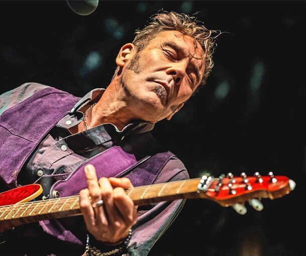 Will „Bluesdaddy“ Johns kommt mit Band.